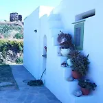 Cycladic Vineyard House Vakantiehuis *